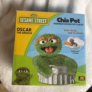 Chia Pet Oscar the Grouch Handmade Decorative Planter with plastic tray NIB NEW